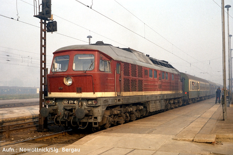 132 371 am 17.10.1981 in Magdeburg Hbf