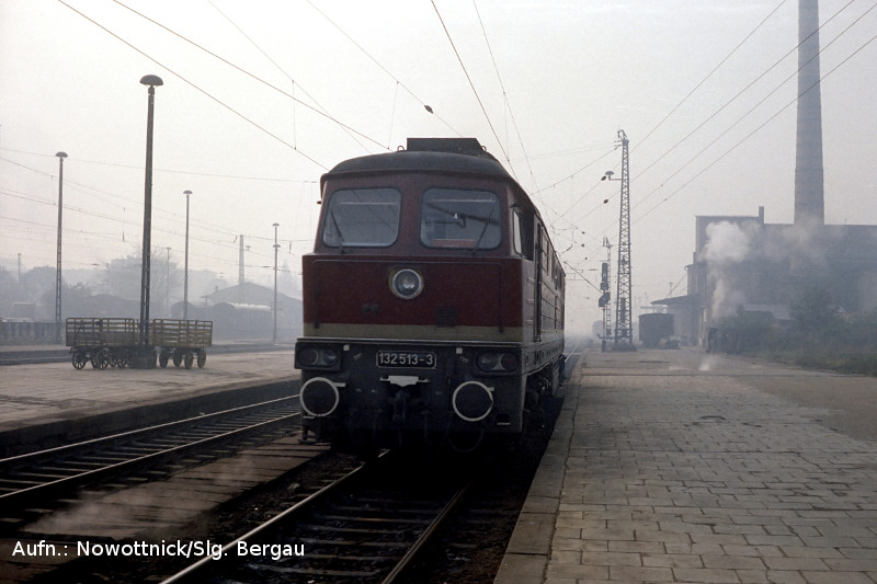 132 513 am 17.10.1981 in Magdeburg Hbf
